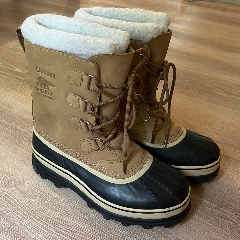 Sorel Carinou Waterproof Winter Boots - Size 9.5 - Worn for ONE trip!